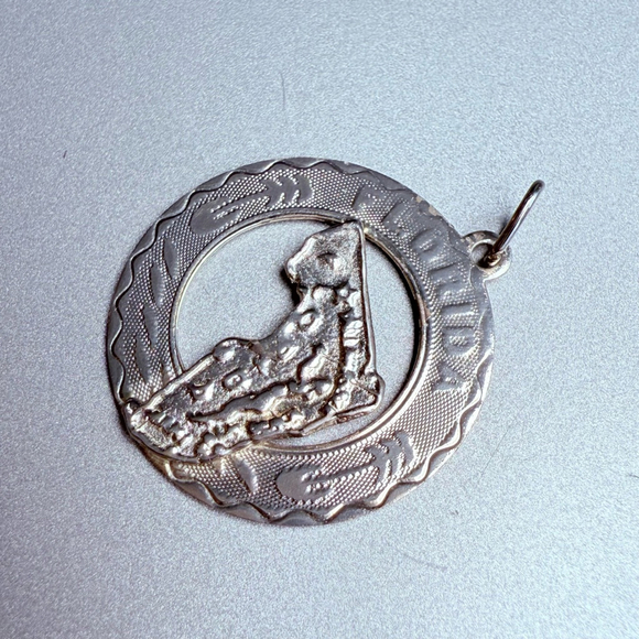 Sterling Silver 925 Sunshine State Of Florida Detailed Map Charm Pendant - Picture 3 of 4